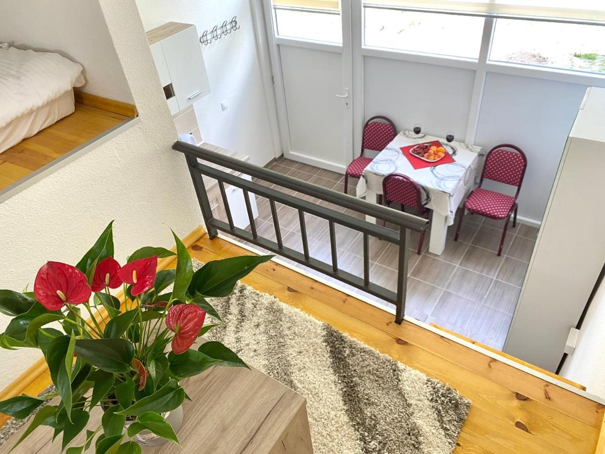 Sutomarina Apartments ซูโตมอเร ภายนอก รูปภาพ